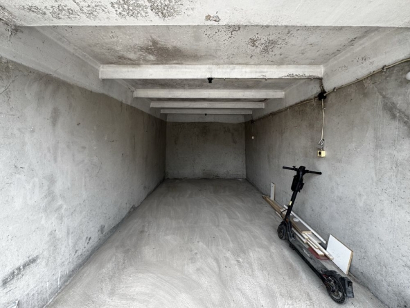 Дава се под наем Гараж / Паркомясто в Търговище, Център - 20 кв.м за 76.5 € - Снимка #1