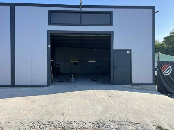 Дава се под наем Склад в Варна, Възраждане 1 - 100 кв.м за 765 € - Снимка #1