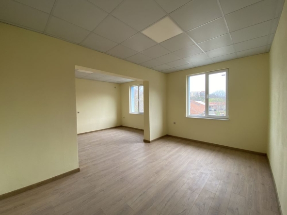 Дава се под наем Промишлена сграда в Дряново - 400 кв.м за 408 € - Снимка #1