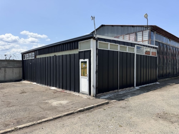 Дава се под наем Промишлена сграда в Казанлък - 100 кв.м за 198.9 € - Снимка #1