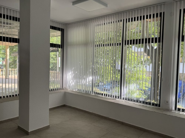 Дава се под наем Офис в Мадан - 55 кв.м за 204 € - Снимка #1