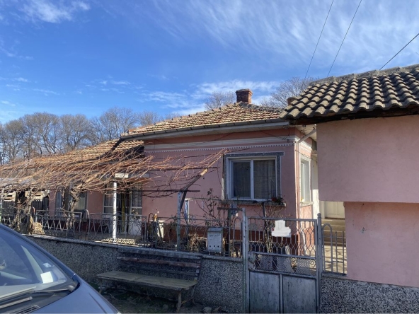 Къща в с. Калипетрово, Област Силистра - 120 кв.м за 438 €/кв.м - Снимка #1