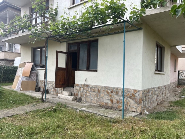 Етаж от къща в Велинград - 100 кв.м за 720 €/кв.м - Снимка #1