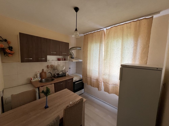 Дава се под наем Двустаен апартамент в Благоевград, Еленово 1 - 50 кв.м за 234.6 € - Снимка #1