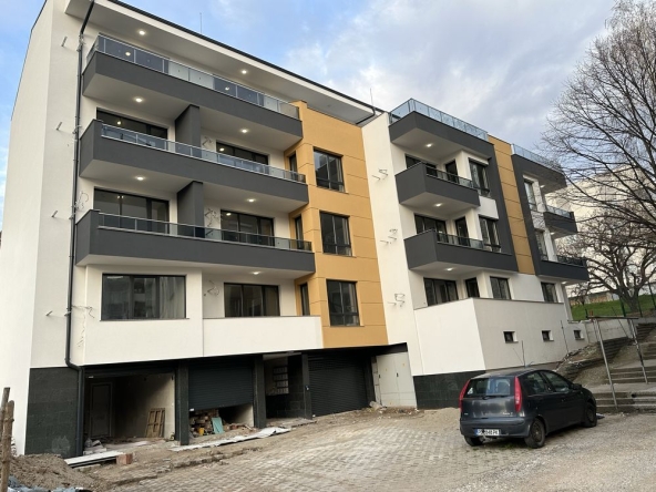 Гараж / Паркомясто в Асеновград - 20 кв.м за 944 €/кв.м - Снимка #1