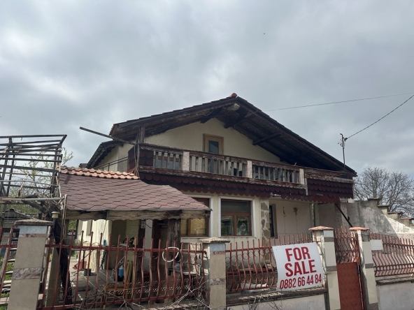 Къща в с. Нова Камена, Област Добрич - 250 кв.м за 180 €/кв.м - Снимка #1