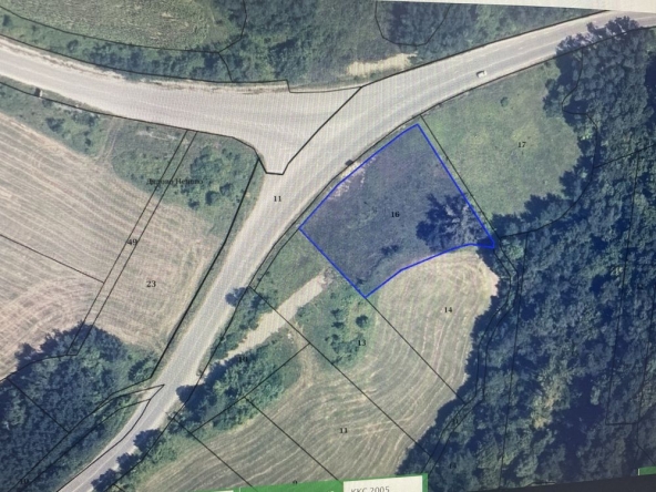 Парцел в с. Брънеците, Област Габрово - 3000 кв.м за 6 €/кв.м - Снимка #1