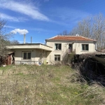 Къща в с. Зелениково, Област Пловдив - 796 кв.м за 32 €/кв.м - Снимка #1