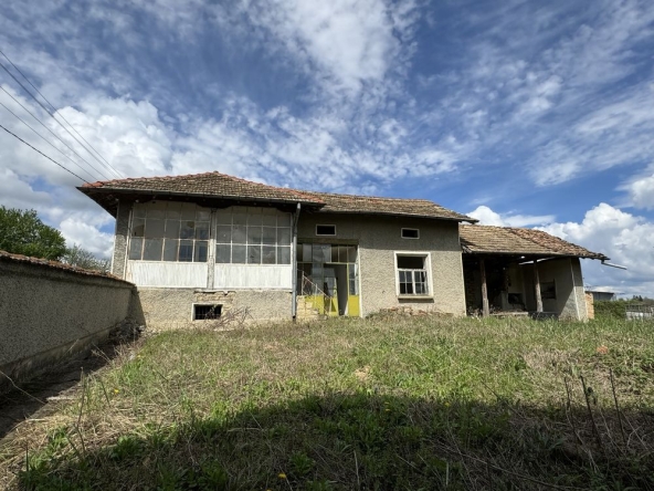 Къща в Шумен, Дивдядово - 135 кв.м за 140 €/кв.м - Снимка #1