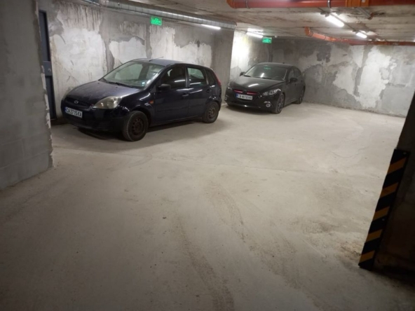 Дава се под наем Гараж / Паркомясто в София, Банишора - 1 кв.м за 76.5 € - Снимка #1