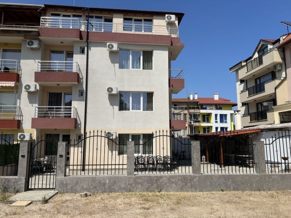 Дава се под наем Двустаен апартамент в Несебър - 65 кв.м за 357 € - Снимка #1