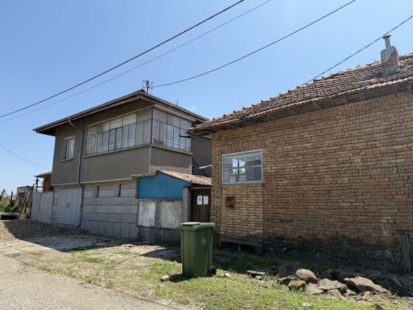 Къща в с. Ново градище, Област Велико Търново - 300 кв.м за 207 €/кв.м - Снимка #1