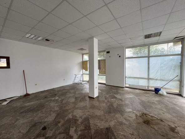 Магазин в Казанлък - 47 кв.м за 1899 €/кв.м - Снимка #1