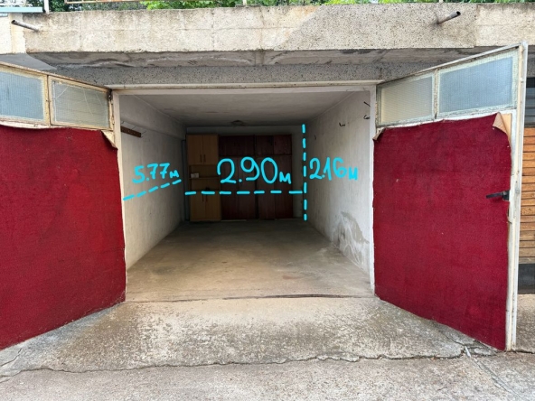 Дава се под наем Гараж / Паркомясто в Плевен, Идеален център - 25 кв.м за 61.2 € - Снимка #1