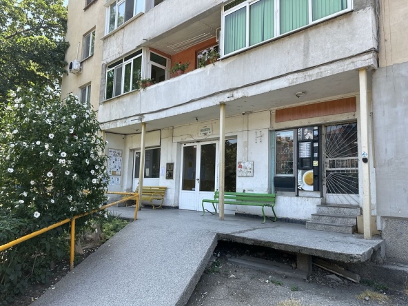 Двустаен апартамент в Плевен, Идеален център - 58 кв.м за 1128 €/кв.м - Снимка #1