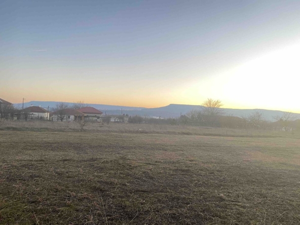 Парцел в Горна Оряховица - 2000 кв.м за 21 €/кв.м - Снимка #1