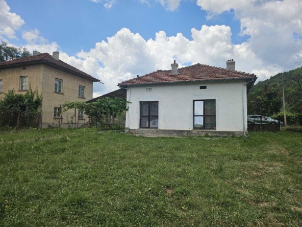 Къща в с. Сопот, Област Ловеч - 75 кв.м за 734 €/кв.м - Снимка #1