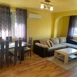 Дава се под наем Тристаен апартамент в Луковит - 75 кв.м за 229.5 € - Снимка #1