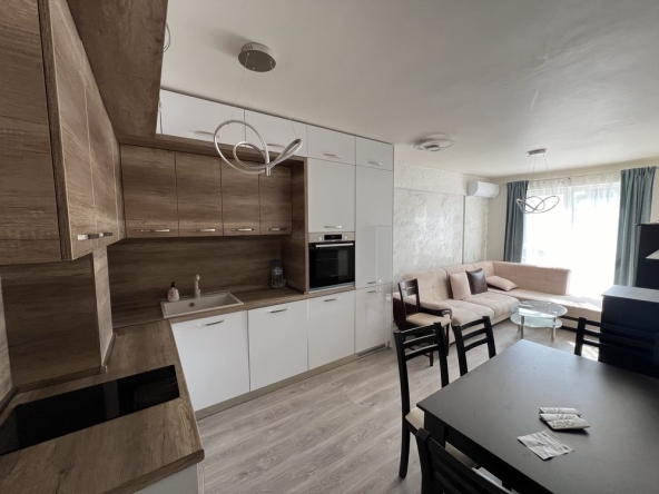 Дава се под наем Двустаен апартамент в Варна, Възраждане 1 - 72 кв.м за 612 € - Снимка #1