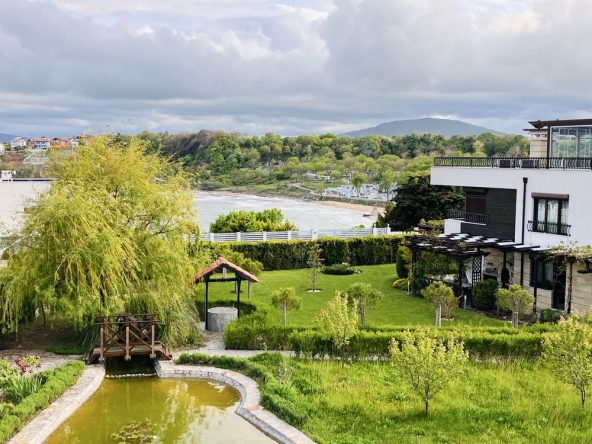 Дава се под наем Двустаен апартамент в Черноморец - 72 кв.м за 1785 € - Снимка #1