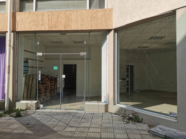 Дава се под наем Магазин в Шумен, Център - 82 кв.м за 408 € - Снимка #1