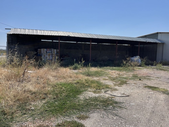 Дава се под наем Склад в с. Дълго поле, Област Пловдив - 3000 кв.м за 5666.61 € - Снимка #1