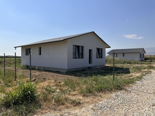 Къща в с. Оризари, Област Пловдив - 100 кв.м за 1530 €/кв.м - Снимка #1