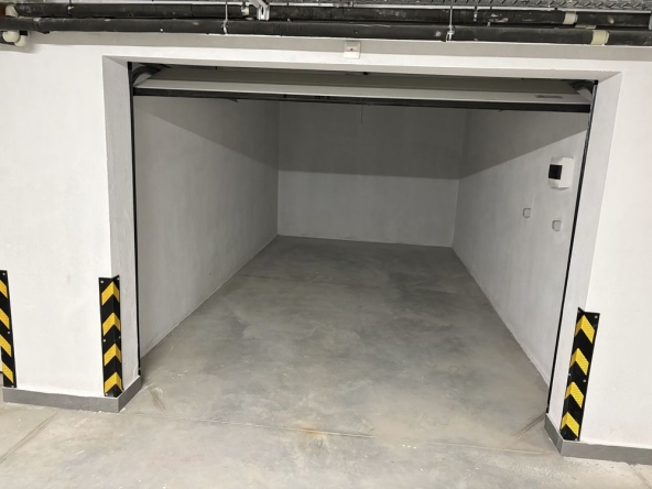 Дава се под наем Гараж / Паркомясто в София, Център - 22 кв.м за 125 € - Снимка #1