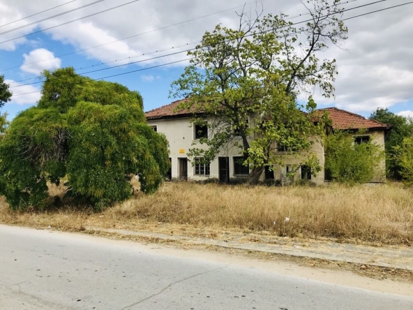 Къща в с. Бегово, Област Пловдив - 320 кв.м за 79 €/кв.м - Снимка #1