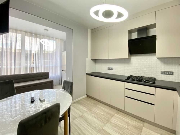 Дава се под наем Двустаен апартамент в София, Център - 65 кв.м за 459 € - Снимка #1