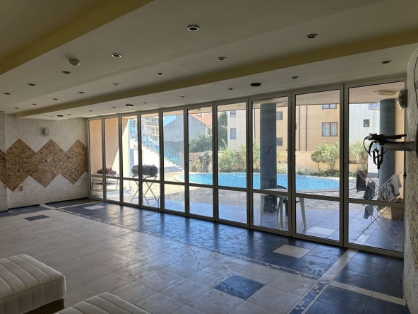 Магазин в Свети Влас - 220 кв.м за 364 €/кв.м - Снимка #1