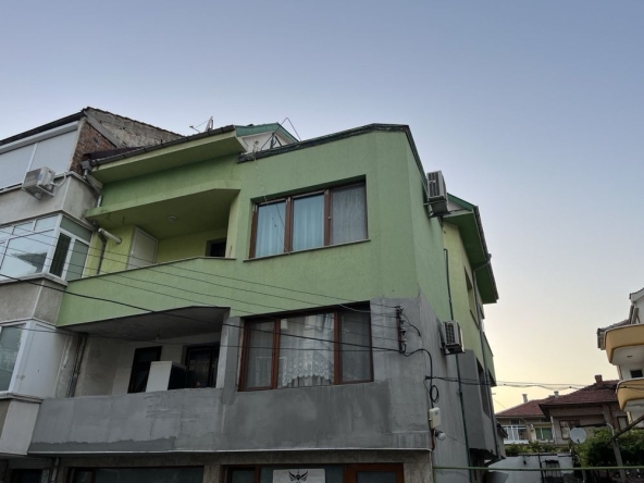 Тристаен апартамент в Асеновград - 108 кв.м за 1181 €/кв.м - Снимка #1