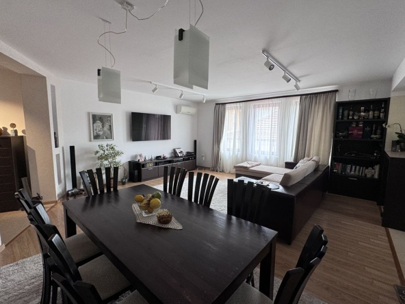 Тристаен апартамент в Казанлък - 115 кв.м за 1478 €/кв.м - Снимка #1