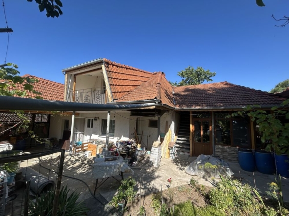 Къща в с. Бабук, Област Силистра - 250 кв.м за 266 €/кв.м - Снимка #1