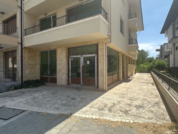 Магазин в Несебър - 93 кв.м за 14 €/кв.м - Снимка #1