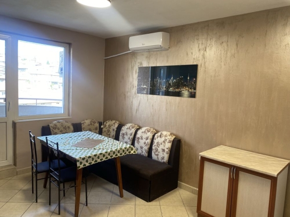 Дава се под наем Тристаен апартамент в Свищов - 65 кв.м за 331.5 € - Снимка #1