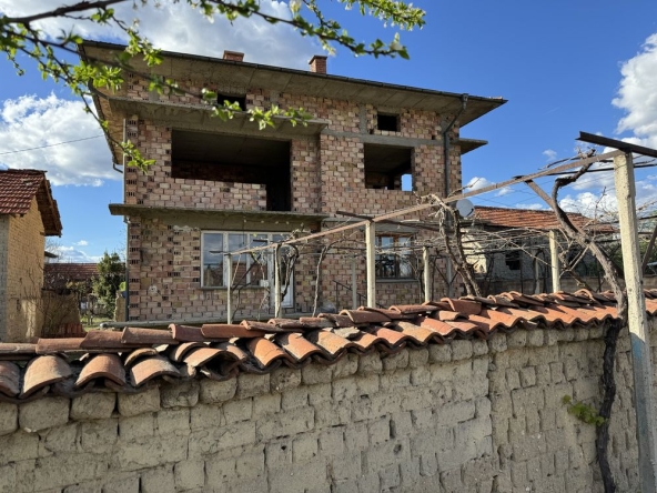 Къща в с. Черганово, Област Стара Загора - 176 кв.м за 489 €/кв.м - Снимка #1