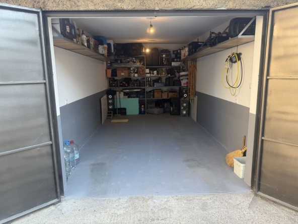 Гараж / Паркомясто в Разград, Орел - 19 кв.м за 1342 €/кв.м - Снимка #1