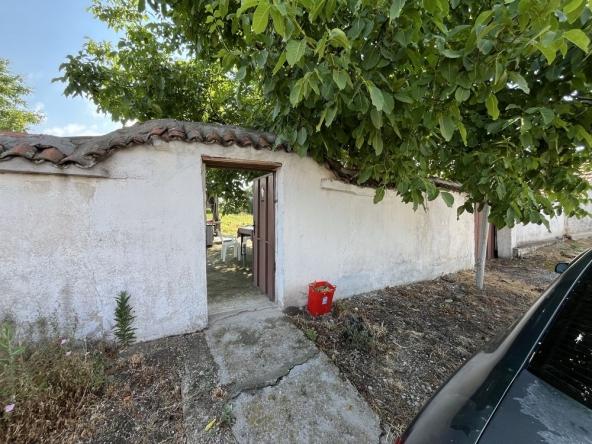 Къща в с. Поройна, Област Пловдив - 60 кв.м за 468 €/кв.м - Снимка #1