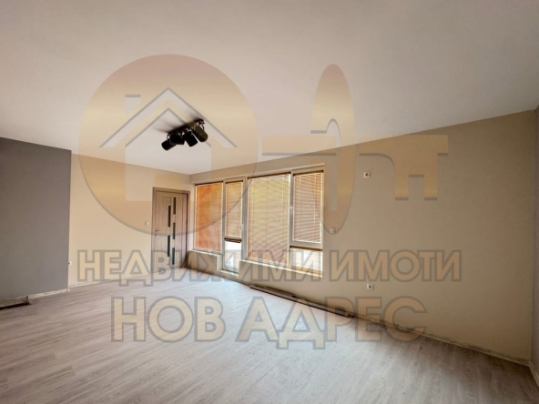 Двустаен апартамент в Търговище, Център - 81 кв.м за 1039 €/кв.м - Снимка #1