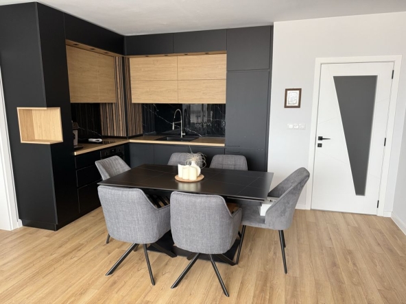 Тристаен апартамент в Пловдив, Беломорски - 100 кв.м за 2400 €/кв.м - Снимка #1