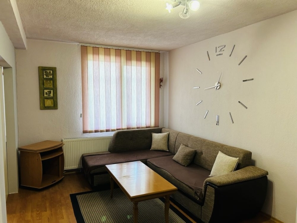 Дава се под наем Двустаен апартамент в Петрич - 60 кв.м за 255 € - Снимка #1