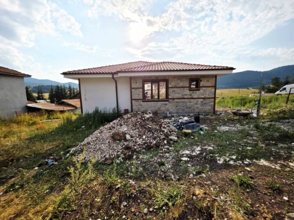 Къща в с. Равногор, Област Пазарджик - 100 кв.м за 1650 €/кв.м - Снимка #1