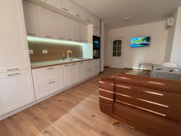 Дава се под наем Двустаен апартамент в Стара Загора, Железник - център - 65 кв.м за 328.95 € - Снимка #1