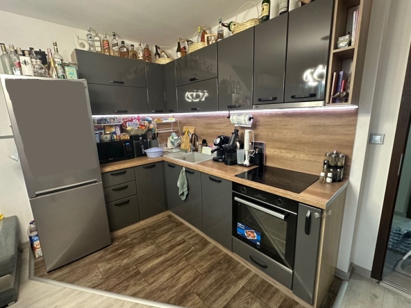 Тристаен апартамент в Добрич, Център - 68 кв.м за 1590 €/кв.м - Снимка #1