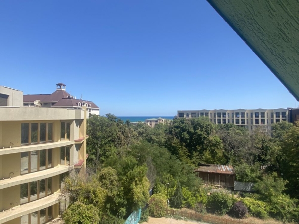 Тристаен апартамент в к.к. Златни пясъци - 100 кв.м за 1400 €/кв.м - Снимка #1