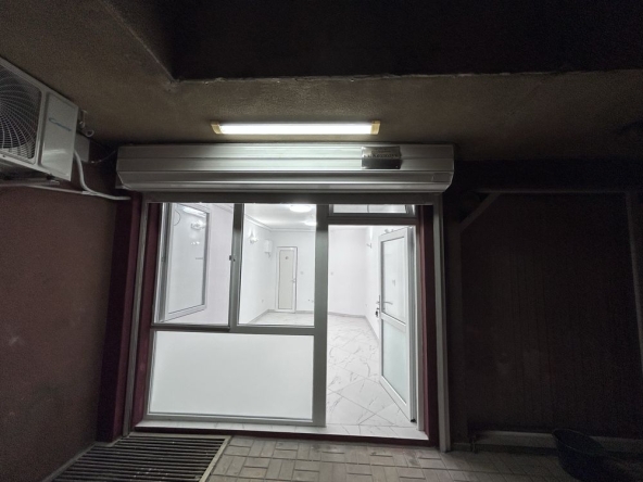 Дава се под наем Магазин в Варна, ЖП Гара - 24 кв.м за 382.5 € - Снимка #1