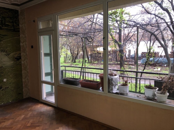 Тристаен апартамент в Пловдив, Кючук Париж - 82 кв.м за 1464 €/кв.м - Снимка #1