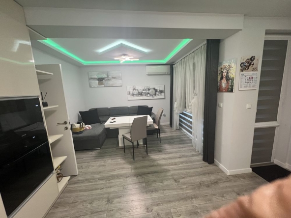 Дава се под наем Двустаен апартамент в Варна, Планова промишлена зона - 70 кв.м за 612 € - Снимка #1