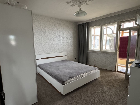 Четиристаен апартамент в Търговище, Център - 114 кв.м за 1029 €/кв.м - Снимка #1